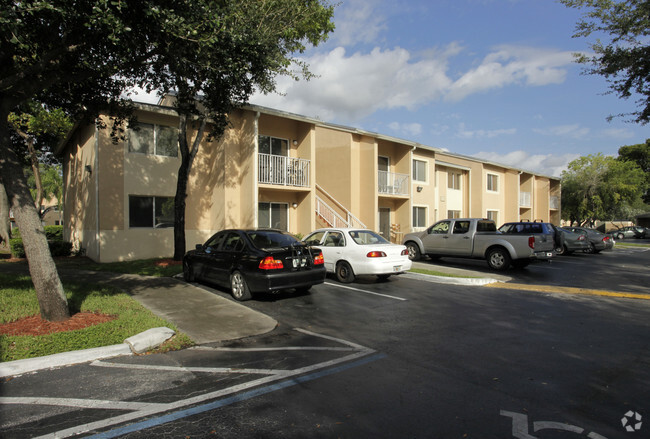 Building Photo - Cutler Hammock