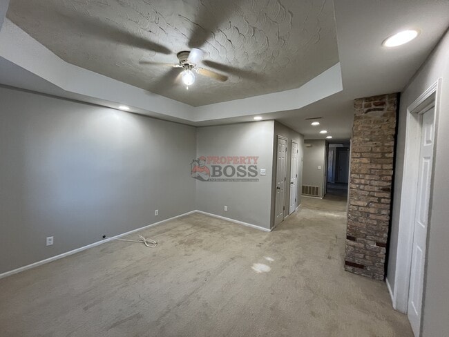 Building Photo - 3826 Butternut St