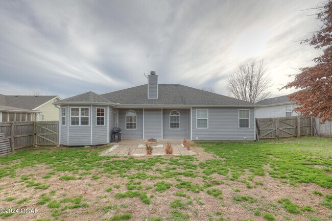 Building Photo - 4231 W 28th St