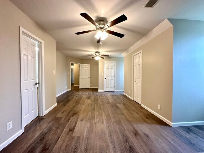 Building Photo - Stunning Single-Family Home with Plenty of...