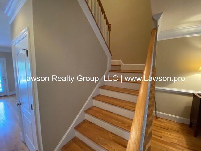 Building Photo - Colonial Green Row Home with Two Car Garage