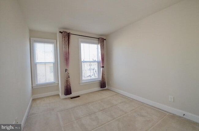 Building Photo - 3053 Waterloo Ln