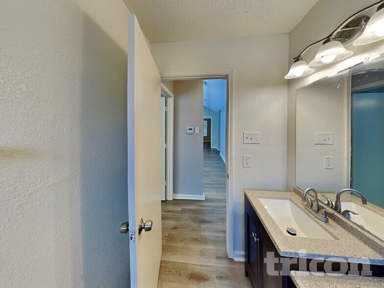 Building Photo - 1252 Payne Dr