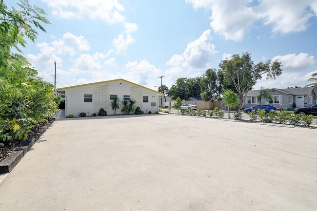 Building Photo - 502 N H St