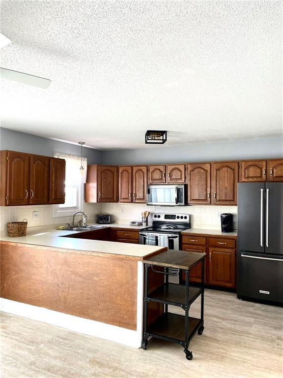 Building Photo - 223 Oliphant Ln