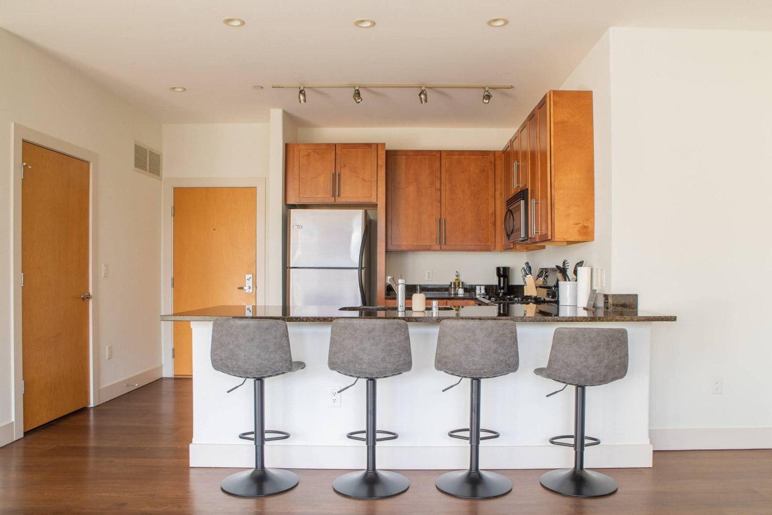 Building Photo - 1040 N Cass St