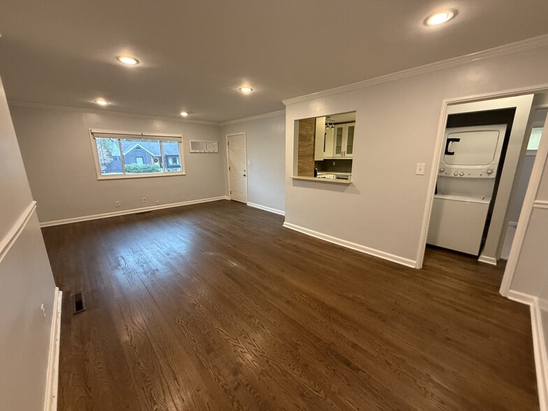 Living & Dinning at Entrance View #3 - 430 Wimbledon Road Northeast