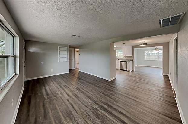 Building Photo - 4949 Lake Ridge Ln