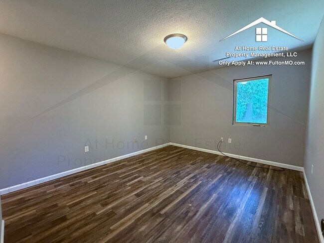 Building Photo - 107 Spruce Dr