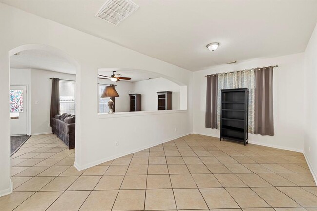 Building Photo - 26122 Parkman Grove Dr