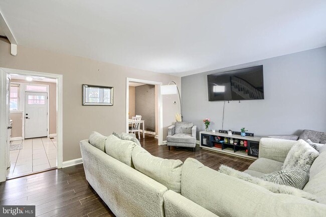 Building Photo - 1543 Lochwood Rd