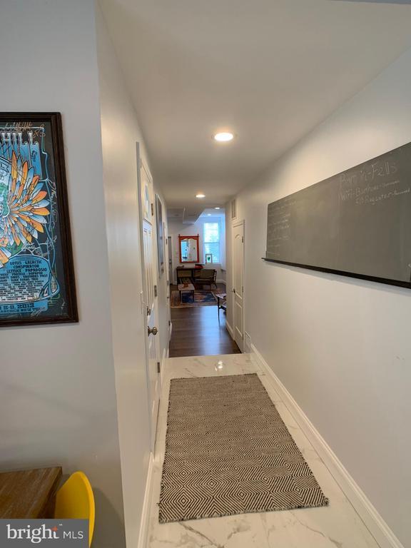 Building Photo - 513 S Regester St