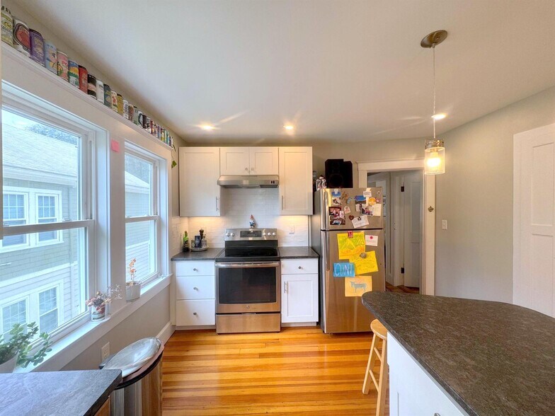Primary Photo - 16 Corinthian Rd