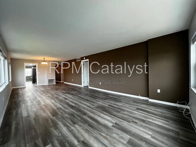 Building Photo - 8950 Park Blvd