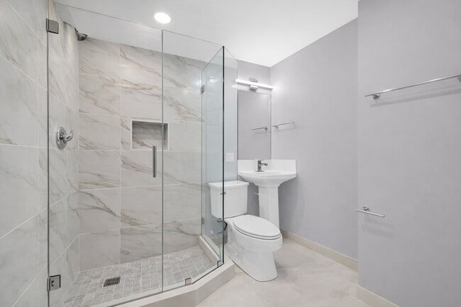 Building Photo - 2704 W 24th Pl