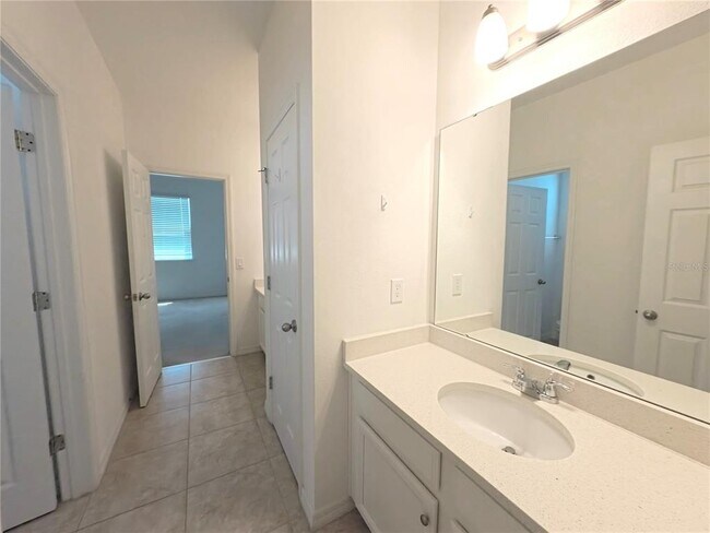 Building Photo - 12676 Salomon Cove Dr