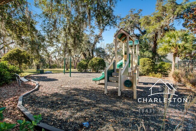 Building Photo - 198 Grand Oaks Dr