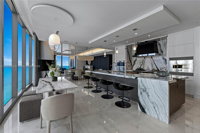 Building Photo - 17975 Collins Ave