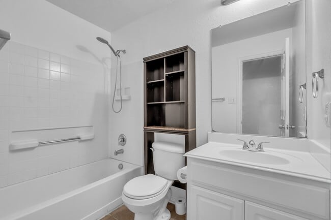 Building Photo - 513 Renee Dr