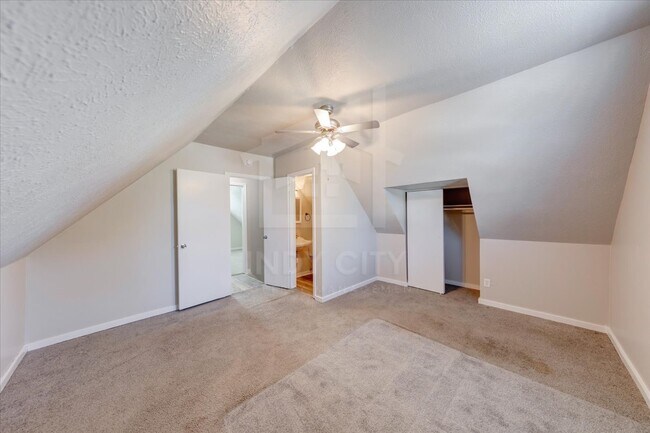 Building Photo - 205 N Manngrove Ln