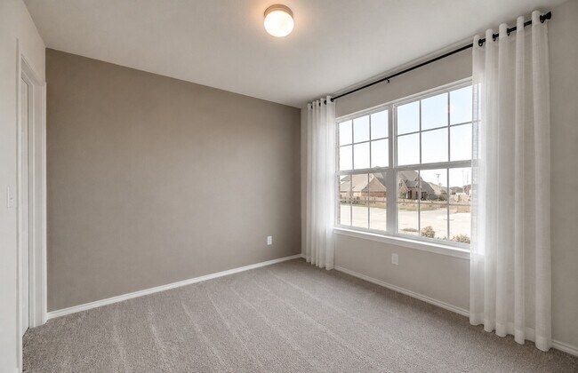 Building Photo - 1806 Aslynn Cir