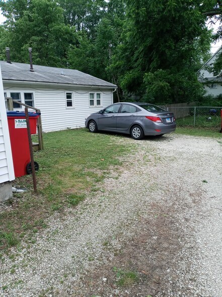 Off-street parking, security lighting - 204 W Ells Ave