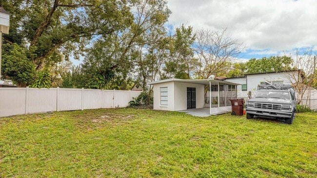 Building Photo - 1414 E Harding St