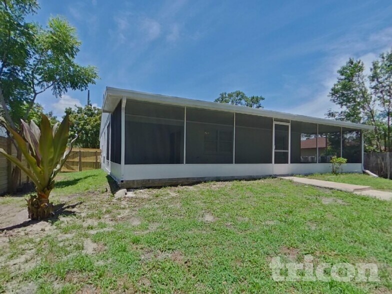 Building Photo - 15357 Westminister Ave