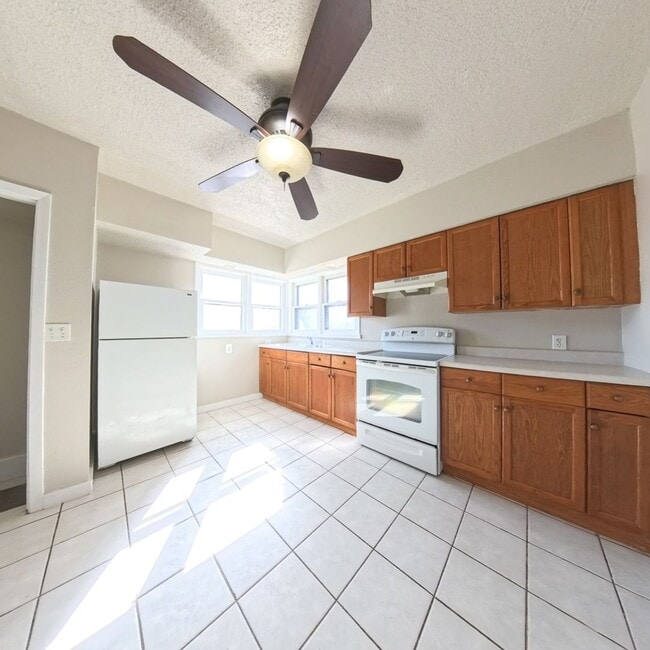 Building Photo - Newly remodeled 2 Bedroom 1 Bath Home