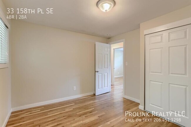Building Photo - 33 158th Pl SE