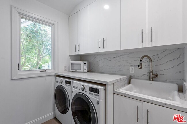 Building Photo - 19621 Wells Dr