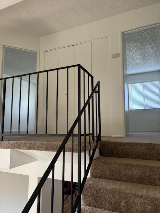 Building Photo - Beautiful 4 Bedroom, 3 Bathroom House Available Now!