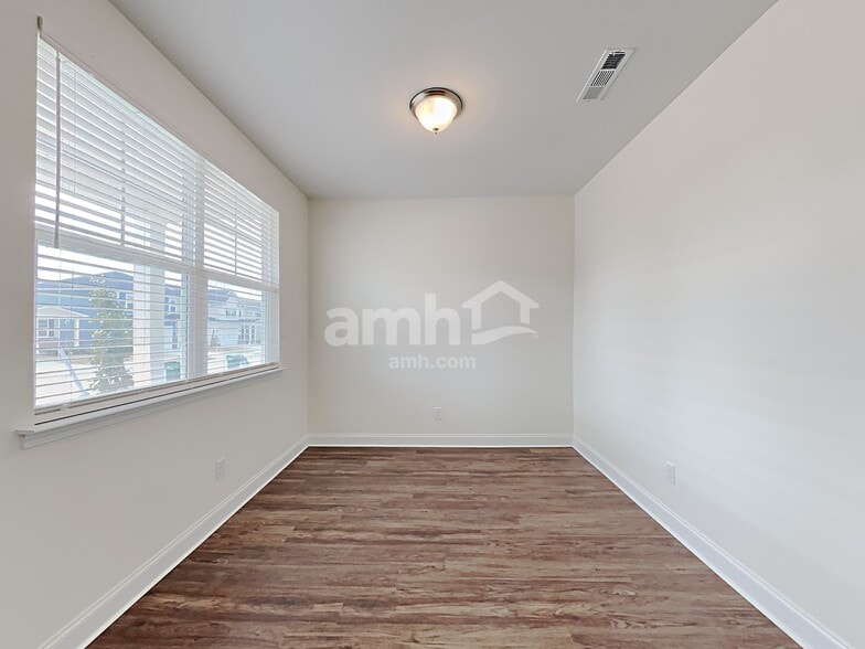 Building Photo - 4824 Chutney Dr