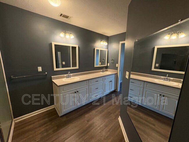 Building Photo - 338 Old Walnut Branch