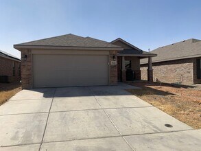 Building Photo - House For Lease in Odessa