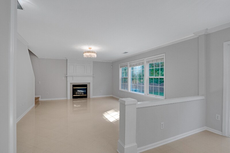 Building Photo - 9237 Bellegarde Dr
