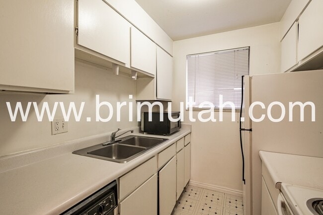 Building Photo - 1418-1426 S. 1100 E. - 16N