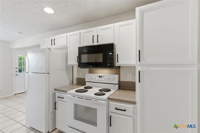 Building Photo - 115 Crest Dr