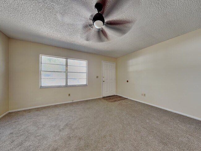 Building Photo - 15696 Bolesta Rd