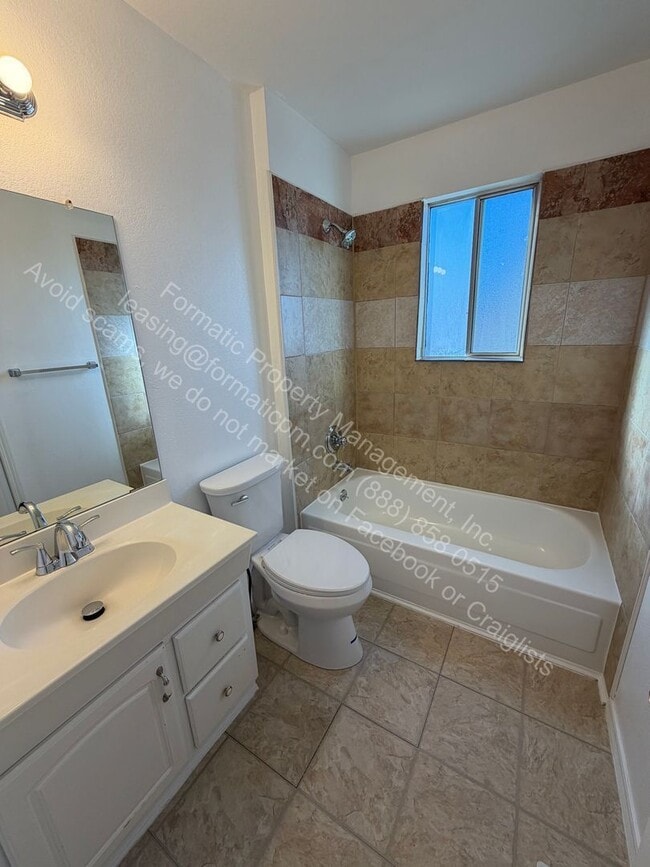 Building Photo - 17998 E Bellewood Dr