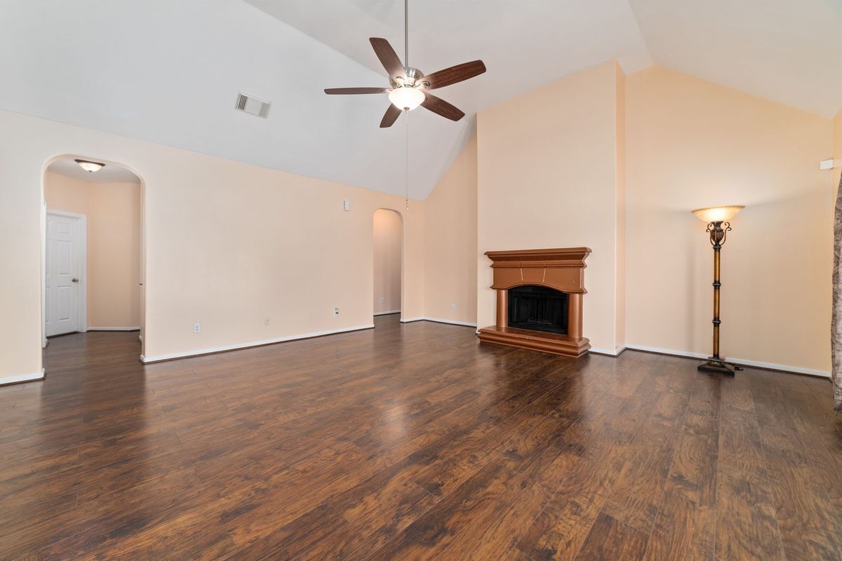 Building Photo - 22531 Heather Way Ct
