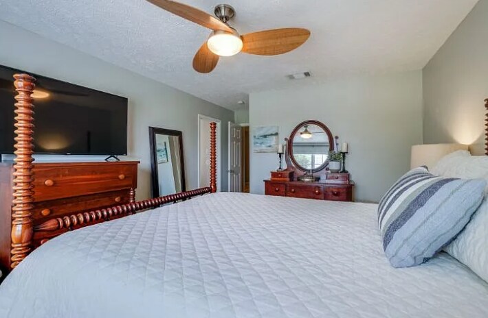 Building Photo - 8430 Charbay Cir