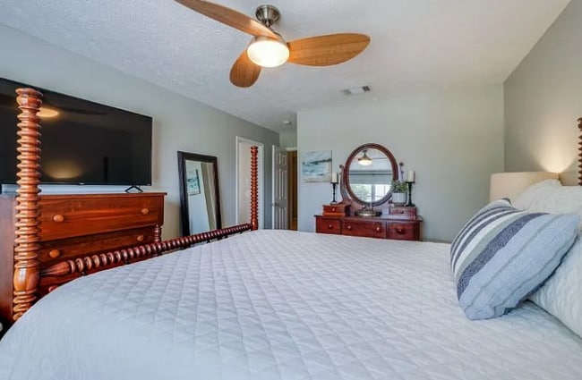 Building Photo - 8430 Charbay Cir