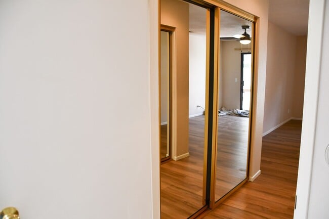 Building Photo - Newly remodeled and updated