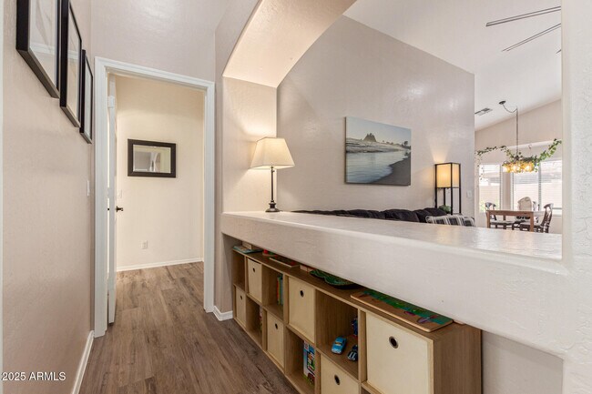 Building Photo - 543 S Wildrose