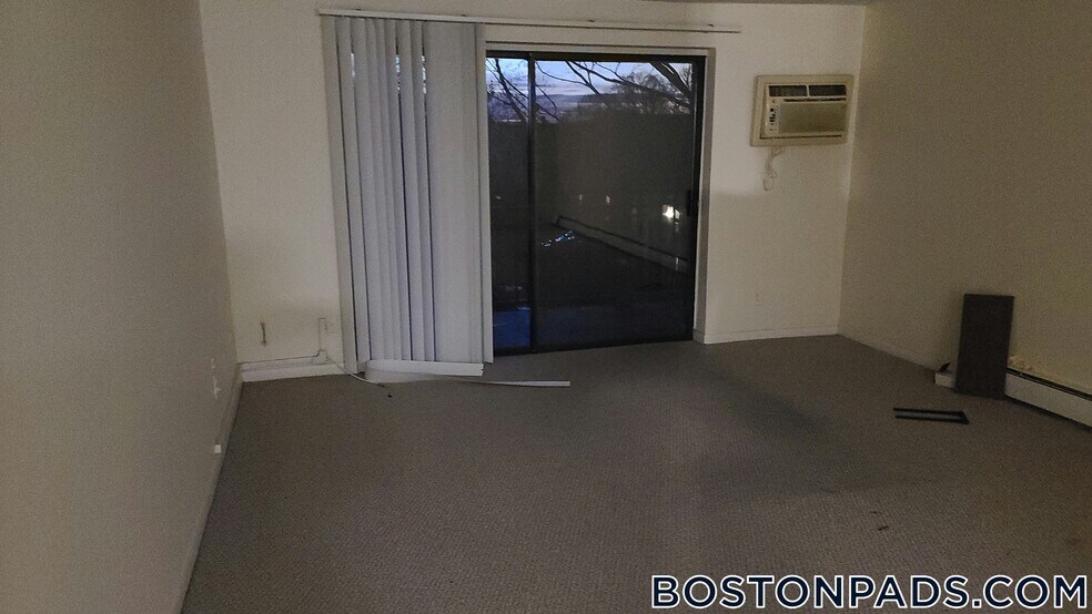 Building Photo - 245 Main St