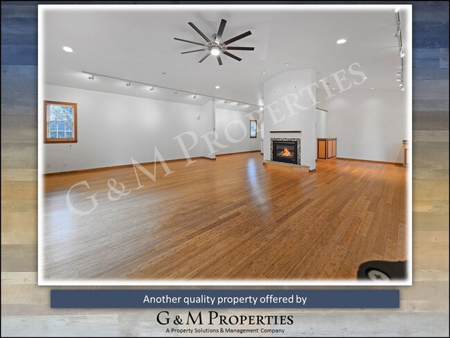 Building Photo - Rare Studio Apartment Available Now in Can...