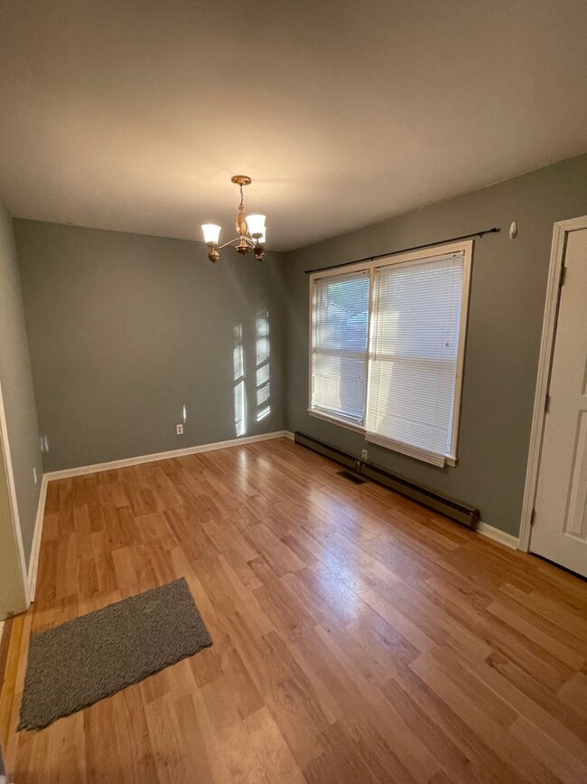 Building Photo - 2 bed/ 1 bath duplex with Carport