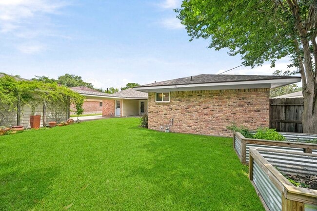 Building Photo - 6131 Yarwell Dr