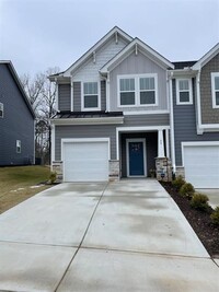 Building Photo - Spacious - Close to Downtown Greenville 3/2.5 Available April 1st